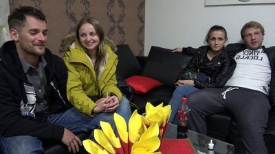 Две чешские пары провели эксперимент со свингерством, поменявшись партнерами для приключения.