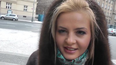 Опытный мужчина решил вновь обрести привлекательную партнершу, соблазнив и занимаясь с ней интимом в уединенном месте.